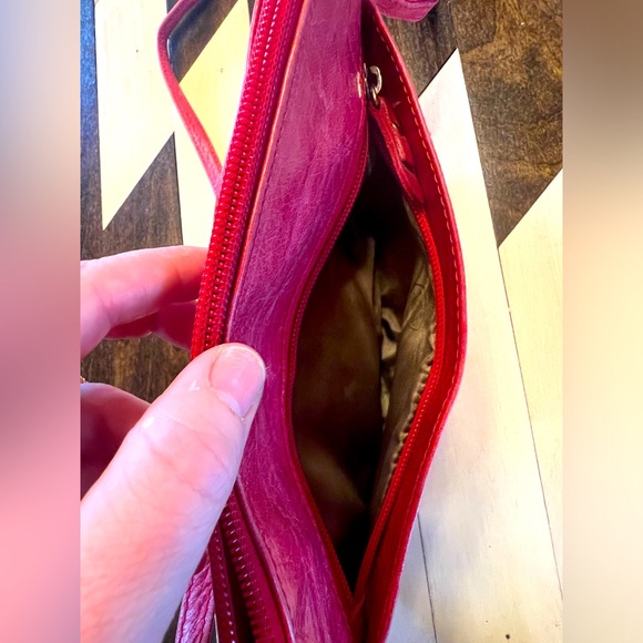 The Trend Crossbody red leather purse adjustable strap - Picture 3 of 5